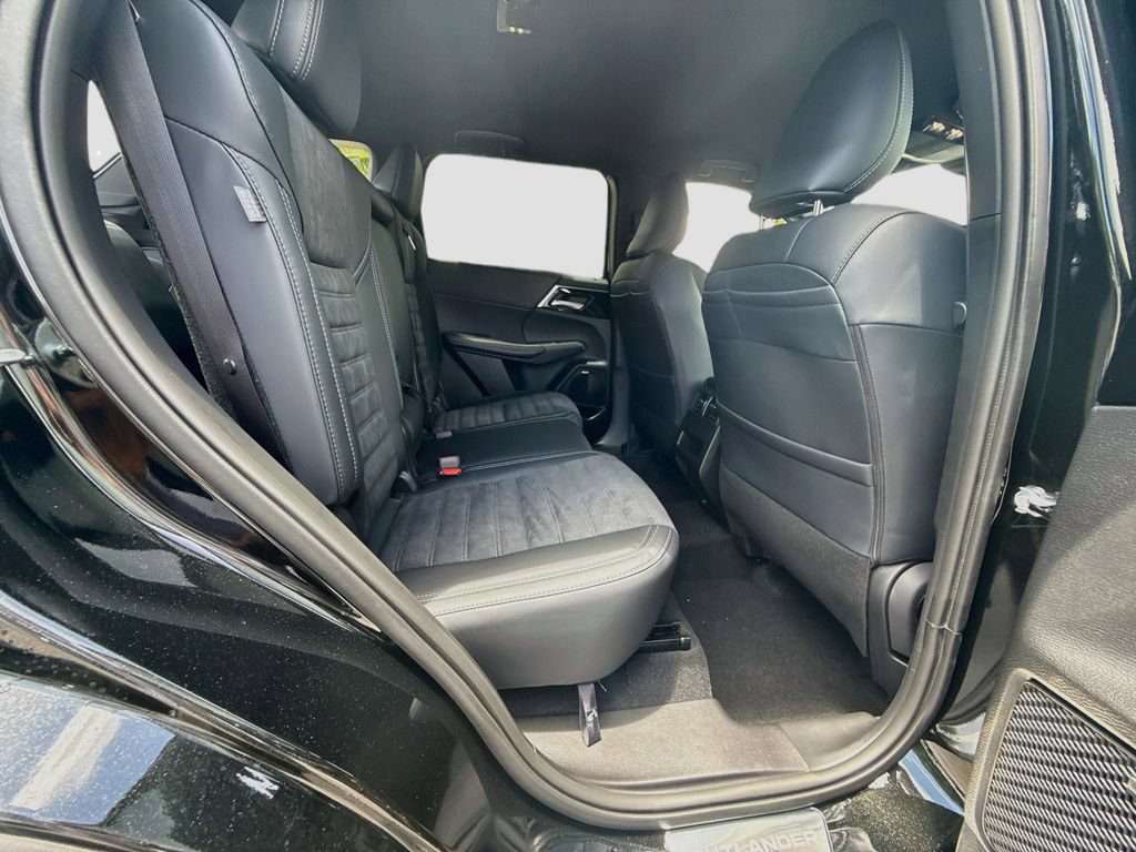New 2026 Mitsubishi Outlander LE FWD image 30