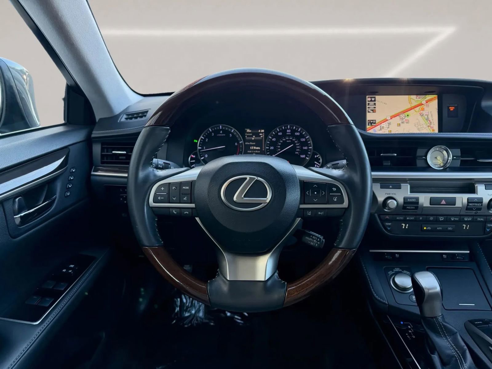 Used 2018 Lexus ES 350 w/ Navigation System Package image 13