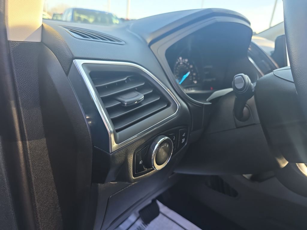 Certified 2024 Ford Edge Titanium image 5