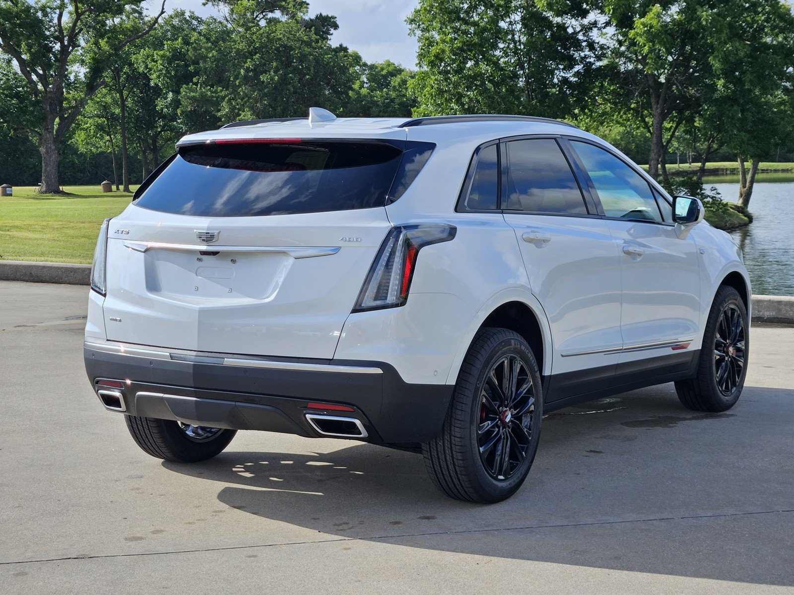 New 2026 Cadillac XT5 Sportv w/ LPO, Red Accent Package AWD/4WD image 3