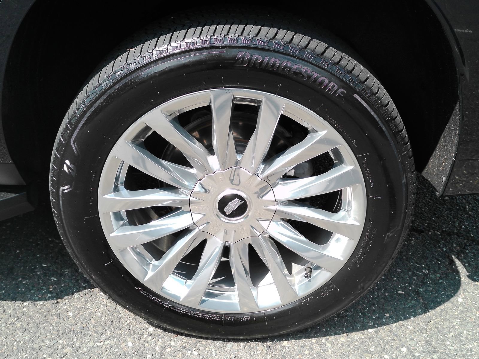 Certified 2024 Cadillac Escalade Premium Luxury AWD/4WD image 23