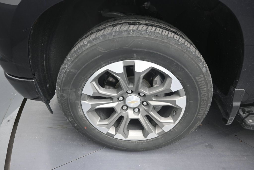 Used 2023 Chevrolet Silverado 1500 High Country RWD image 9