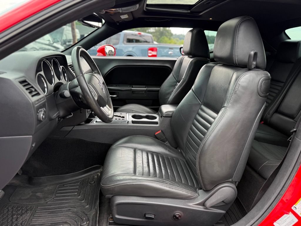 Used 2014 Dodge Challenger SXT Plus RWD image 11