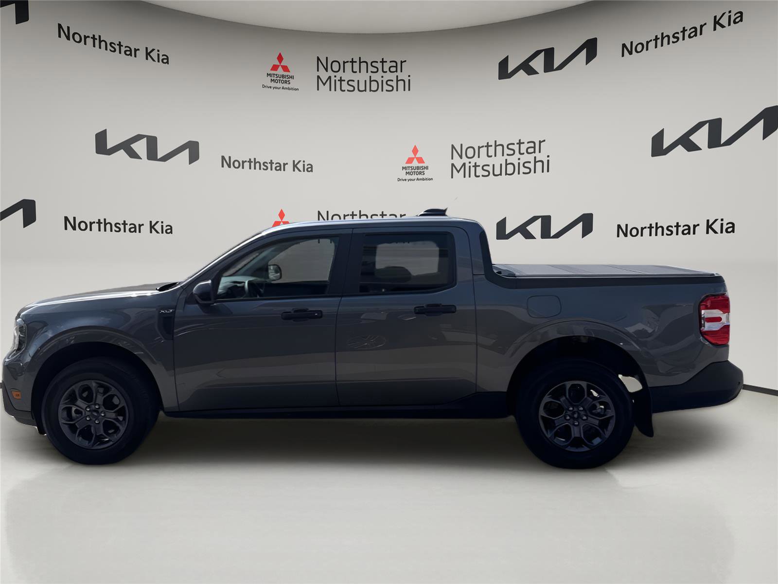 Used 2025 Ford Maverick XLT w/ XLT Luxury Package image 2