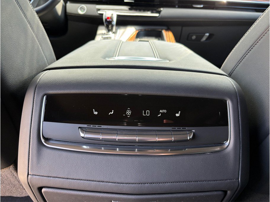Used 2022 Cadillac Escalade Luxury RWD image 43