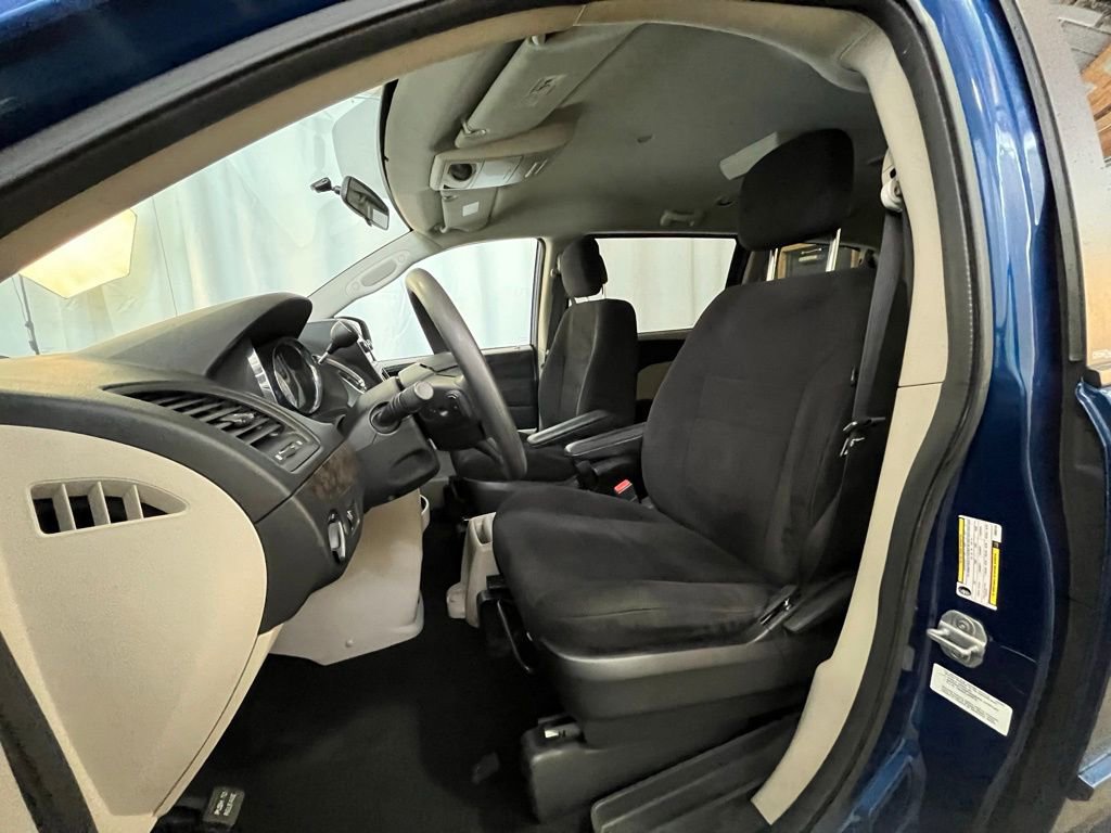 Used 2011 Dodge Grand Caravan Mainstreet image 10