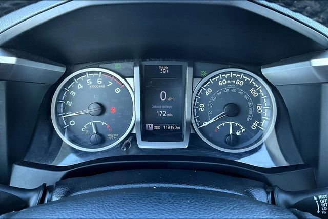 Used 2018 Toyota Tacoma SR5 AWD/4WD image 14