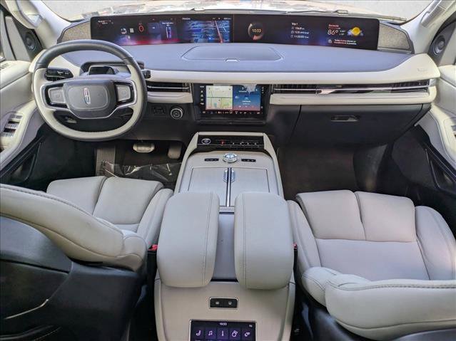 Used 2025 Lincoln Navigator Reserve AWD/4WD image 19