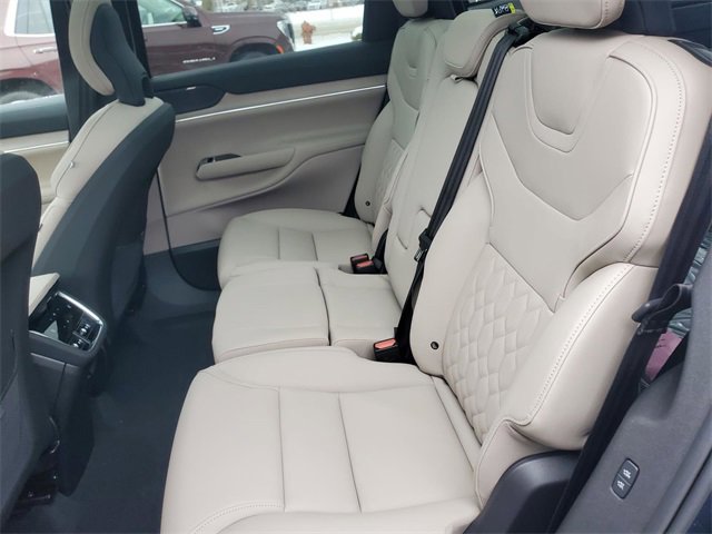 New 2025 Volvo EX90 Plus w/ Protection Package Premier image 29
