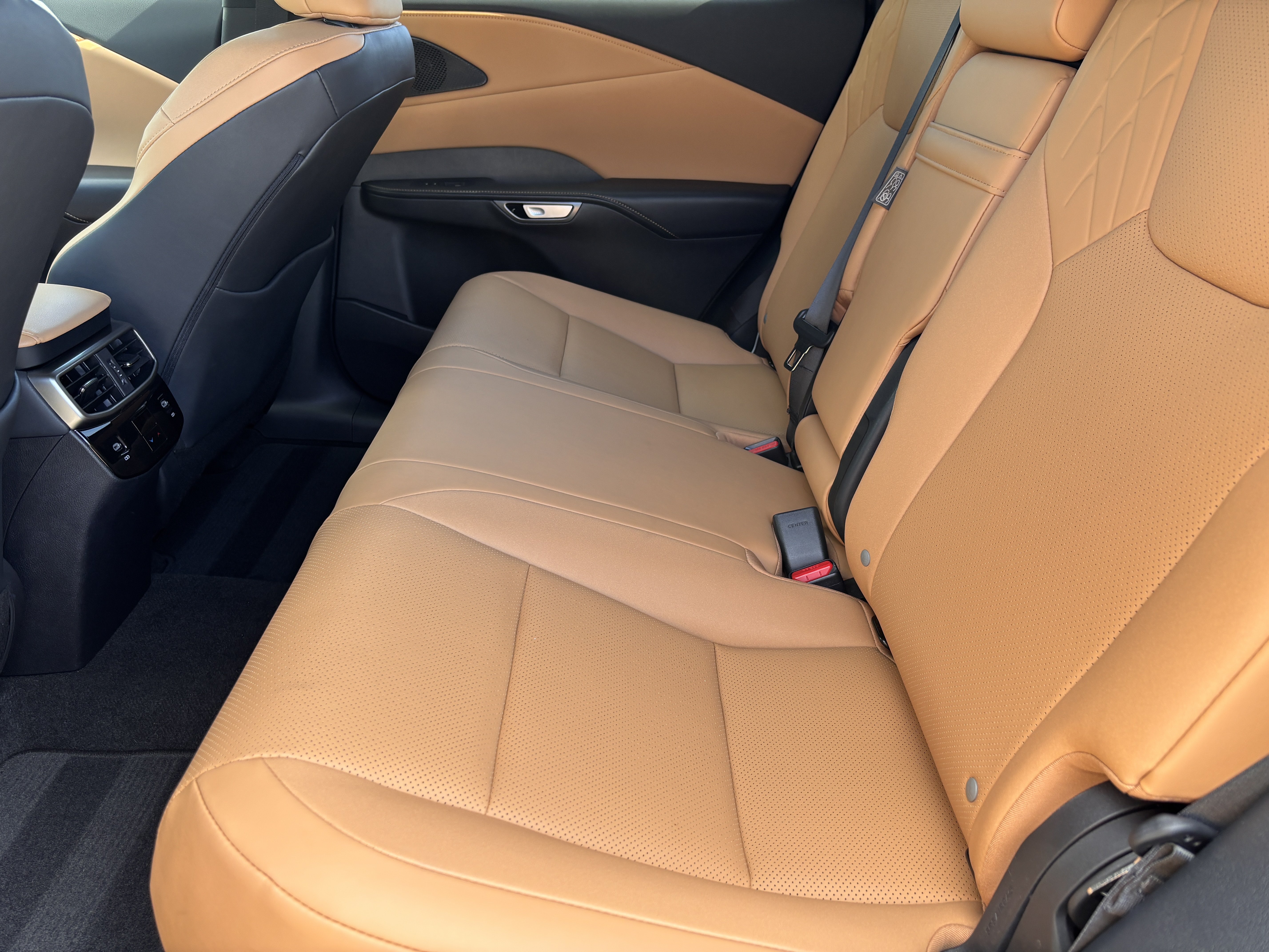 Used 2026 Lexus RX 350 Premium w/ Convenience Package FWD image 32