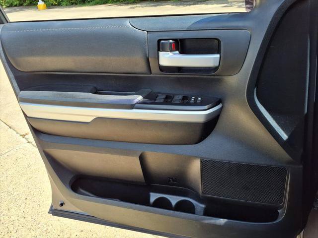 Used 2014 Toyota Tundra SR5 w/ SR5 Upgrade Package AWD/4WD image 12