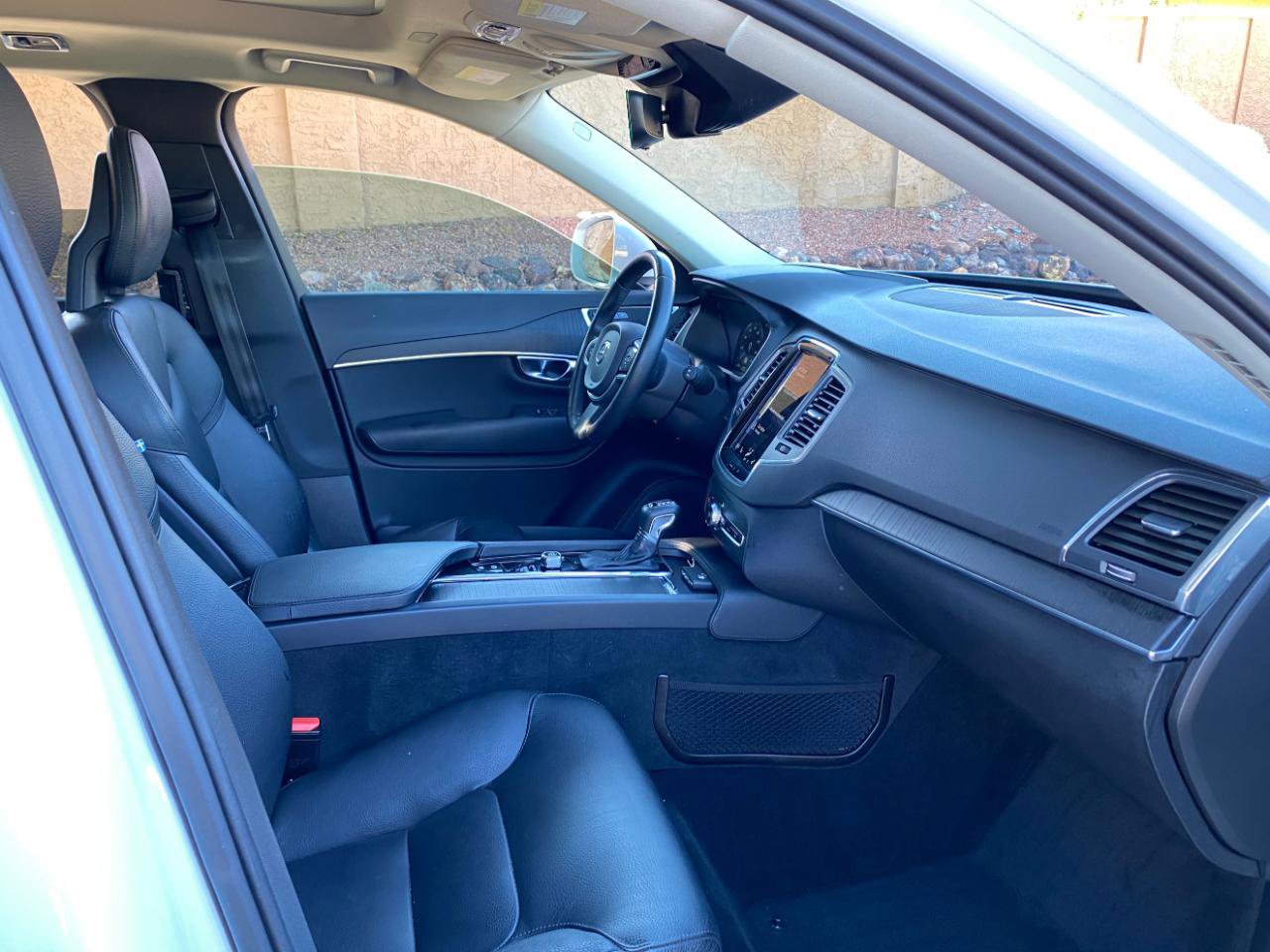 Used 2020 Volvo XC90 T6 Momentum image 59