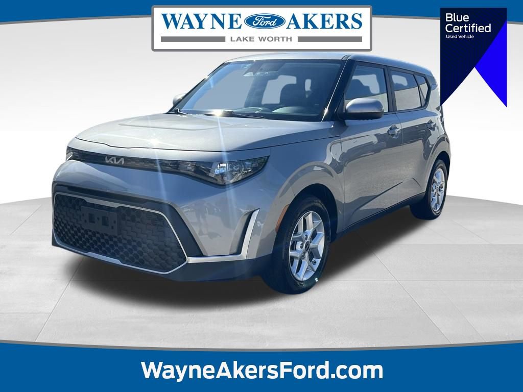 Used 2023 Kia Soul LX w/ Option Group 015 image 1