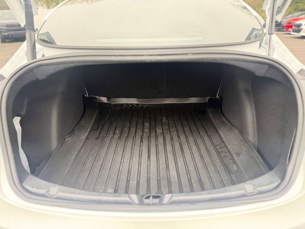 Used 2023 Tesla Model 3 Performance image 5