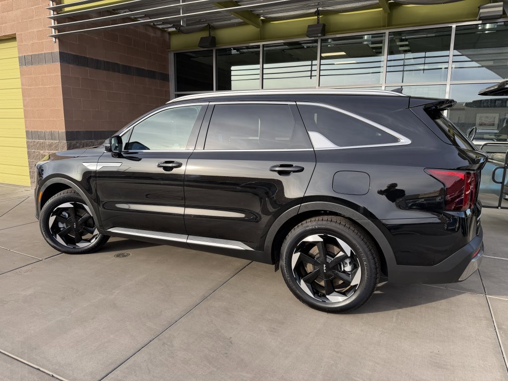 Used 2025 Kia Sorento EX image 5