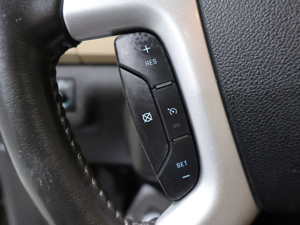 Used 2011 Chevrolet Traverse LTZ AWD/4WD image 35