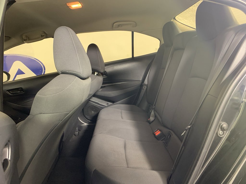 Used 2022 Toyota Corolla LE image 32