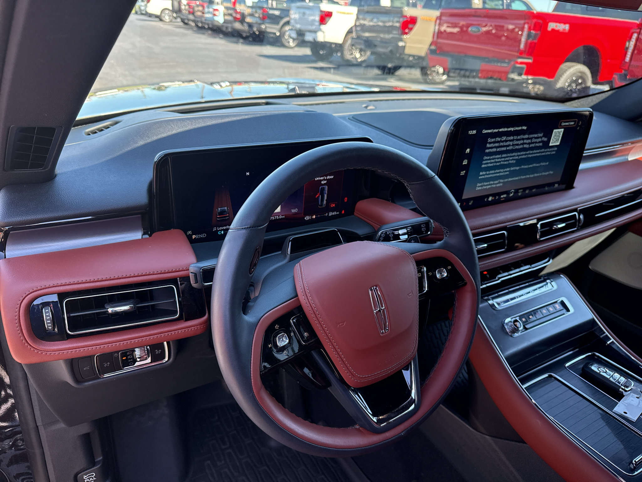 Used 2025 Lincoln Aviator Reserve w/ Equipment Group 201A AWD/4WD image 13
