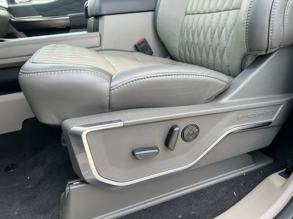 New 2025 Ford F350 Platinum w/ Platinum Plus Package image 14