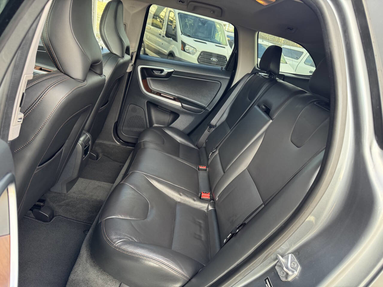 Used 2017 Volvo XC60 T5 Inscription image 9