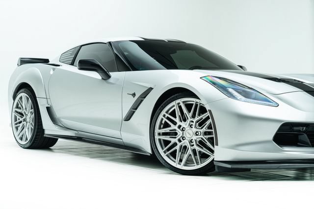 Used 2019 Chevrolet Corvette Stingray Coupe RWD image 3