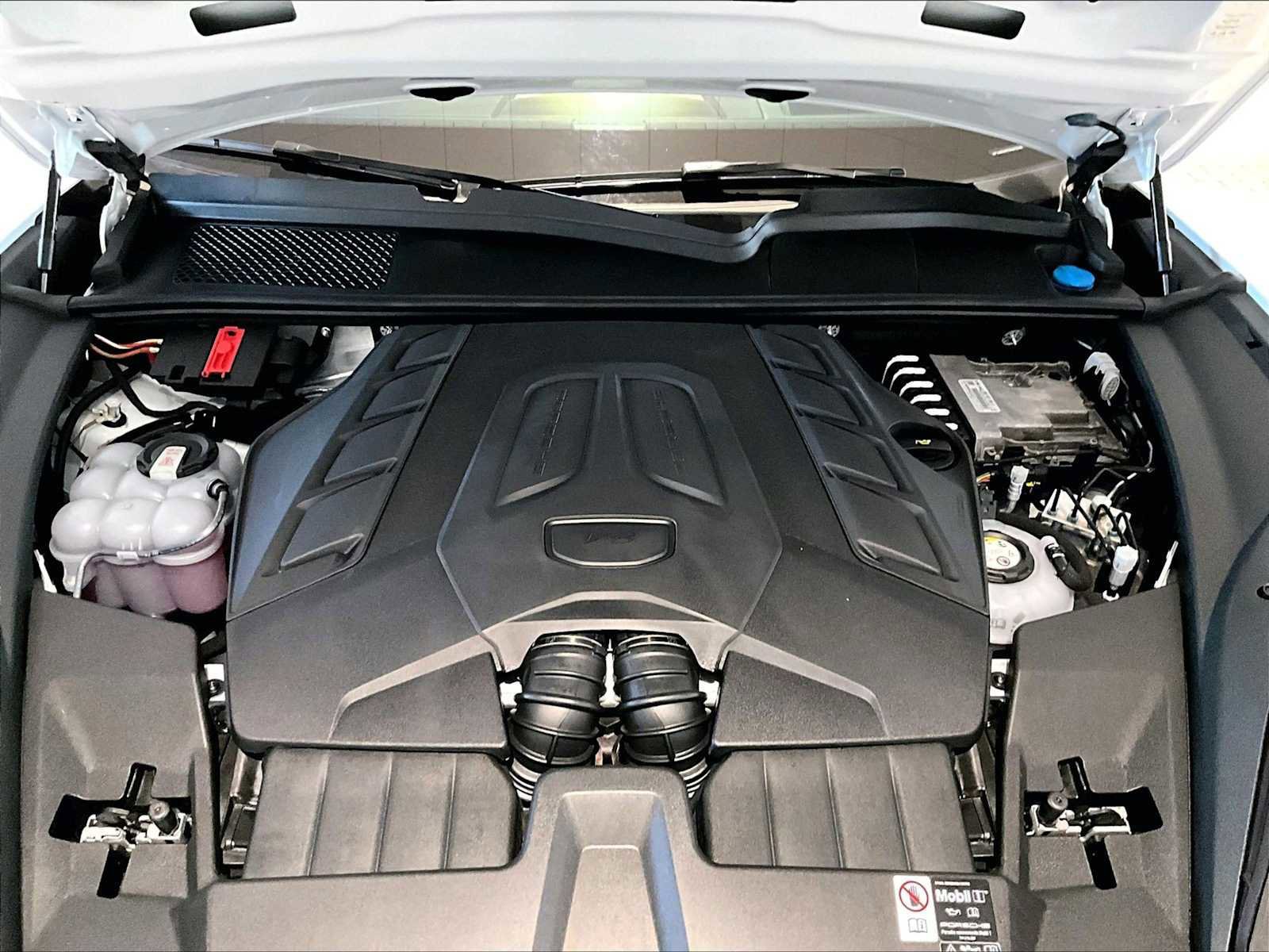 Used 2025 Porsche Cayenne Turbo image 24