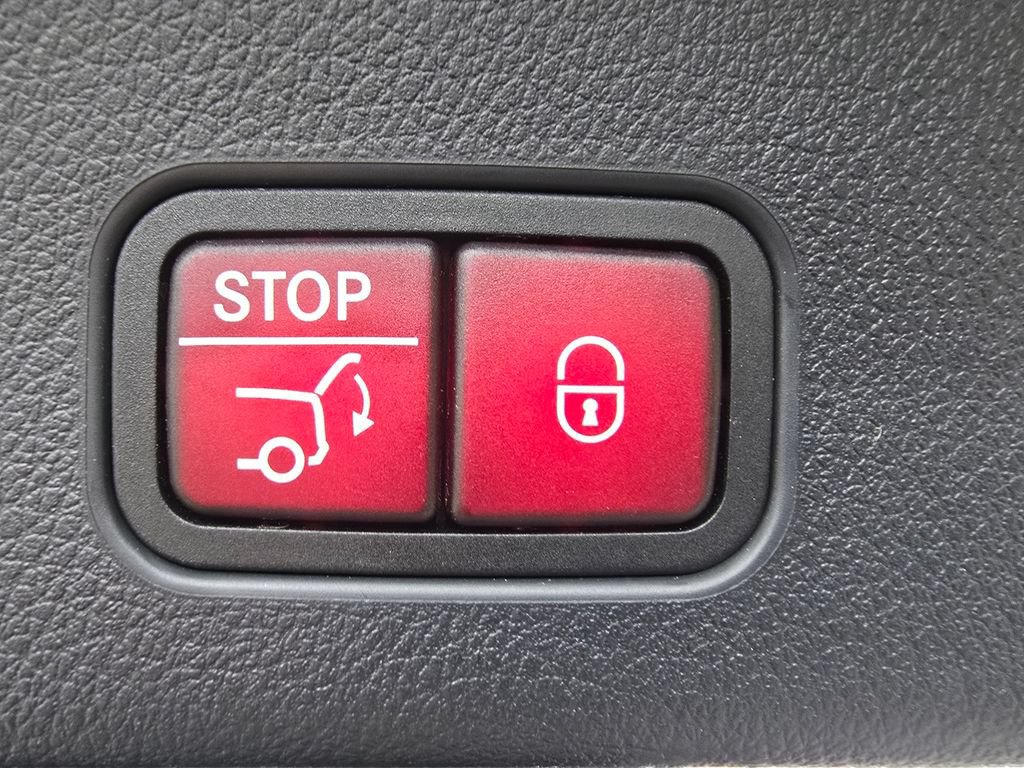 Used 2023 Mercedes-Benz GLC 300 4MATIC image 19
