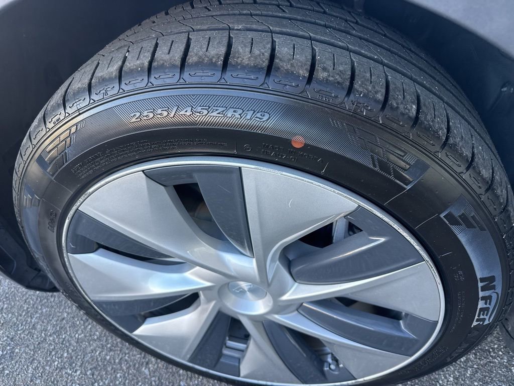 Used 2020 Tesla Model Y Long Range image 10