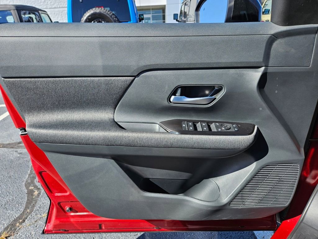 New 2026 Nissan Kicks SV image 13