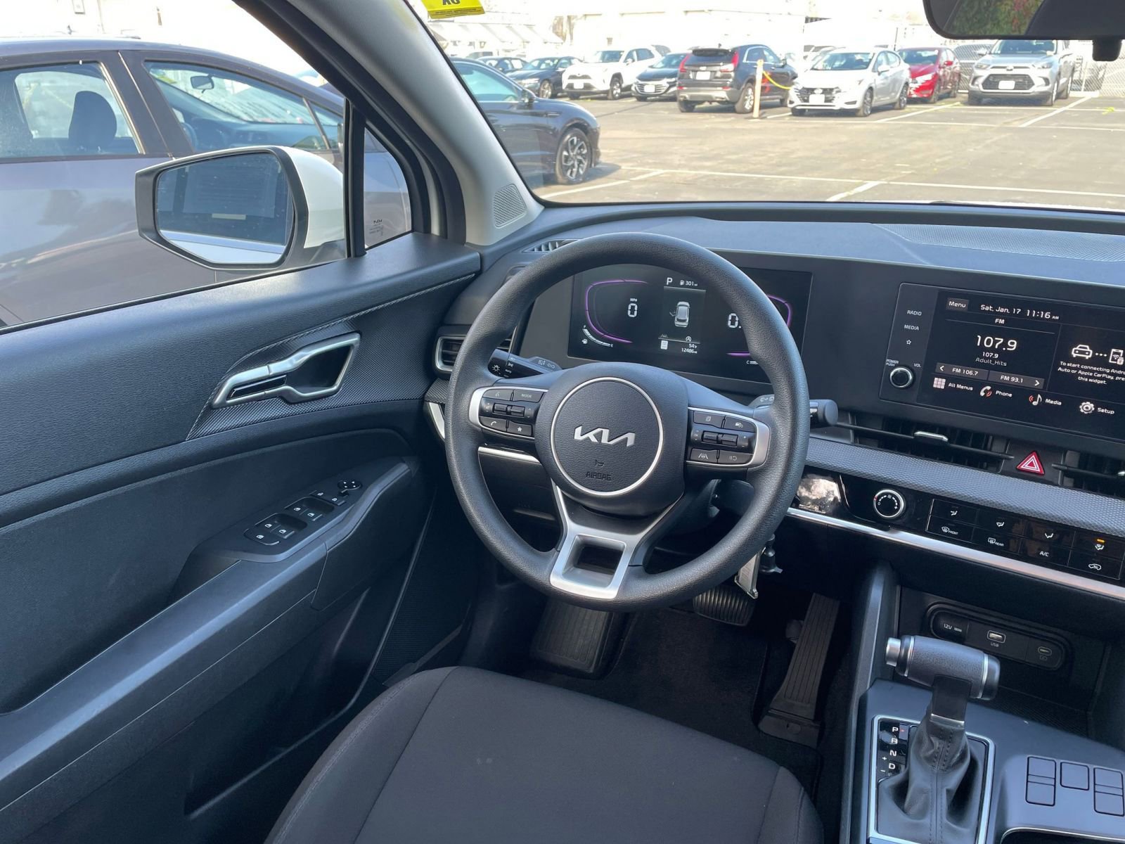 Used 2025 Kia Sportage LX image 33