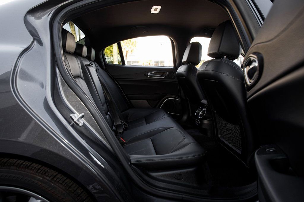 Used 2022 Alfa Romeo Giulia Sprint image 33