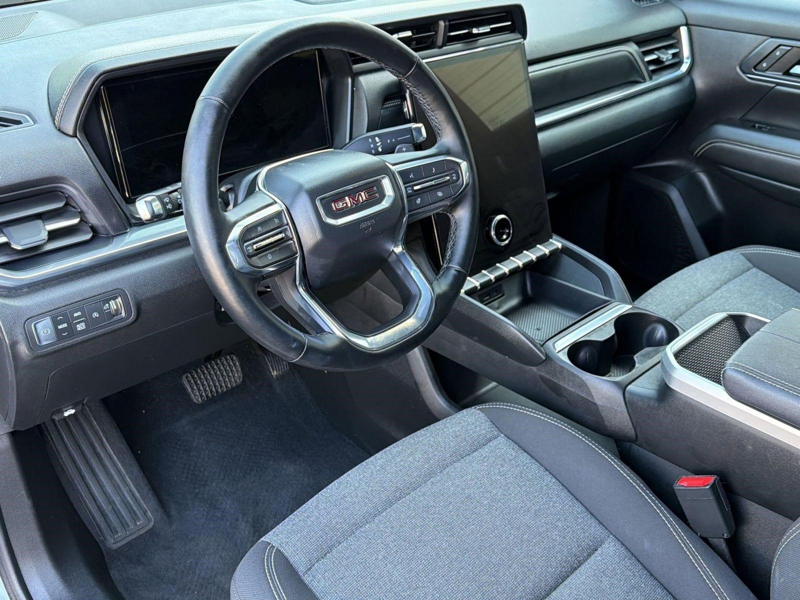 Used 2025 GMC Terrain Elevation AWD/4WD image 4