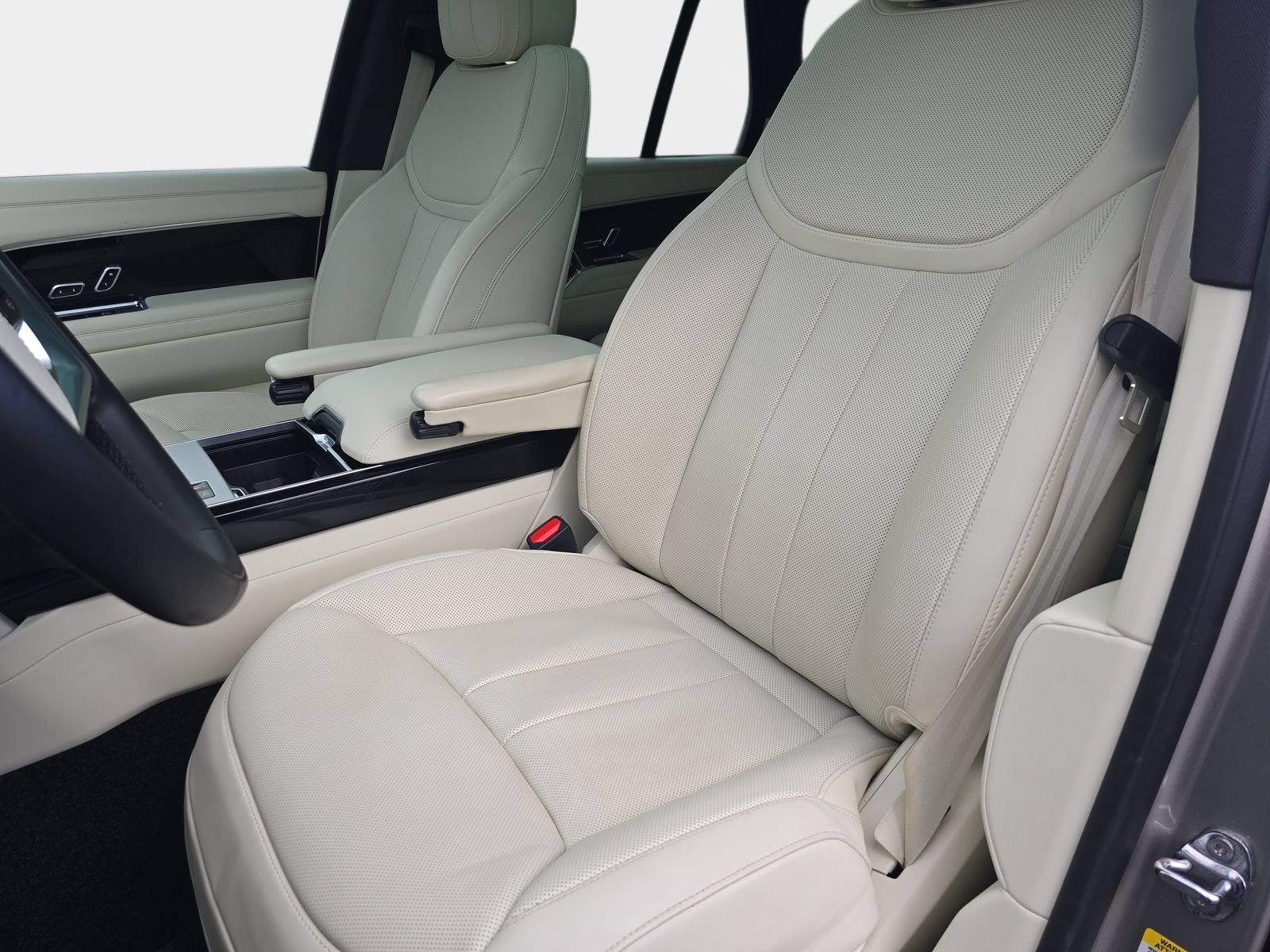 Used 2025 Land Rover Range Rover SE AWD/4WD image 19