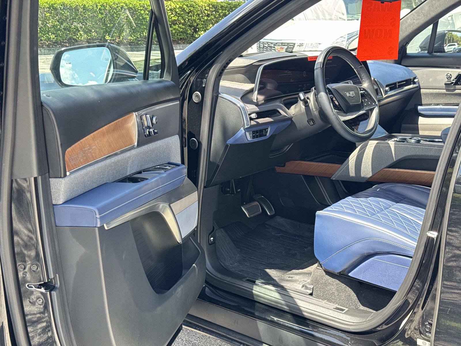 New 2026 Cadillac Vistiq Premium Luxury w/ LPO, Floor Liner Package AWD/4WD image 13