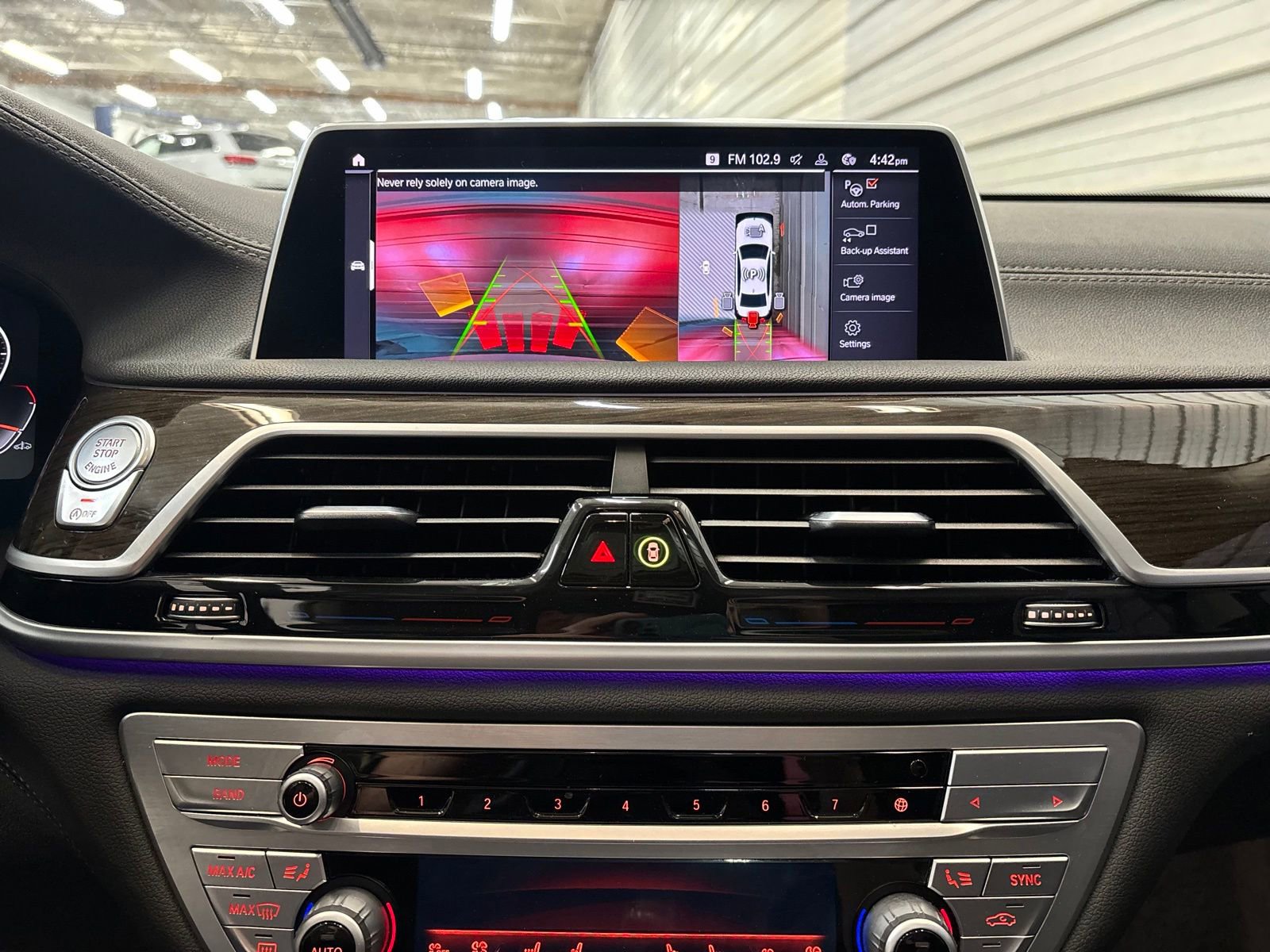 Used 2021 BMW 750i xDrive AWD/4WD image 16