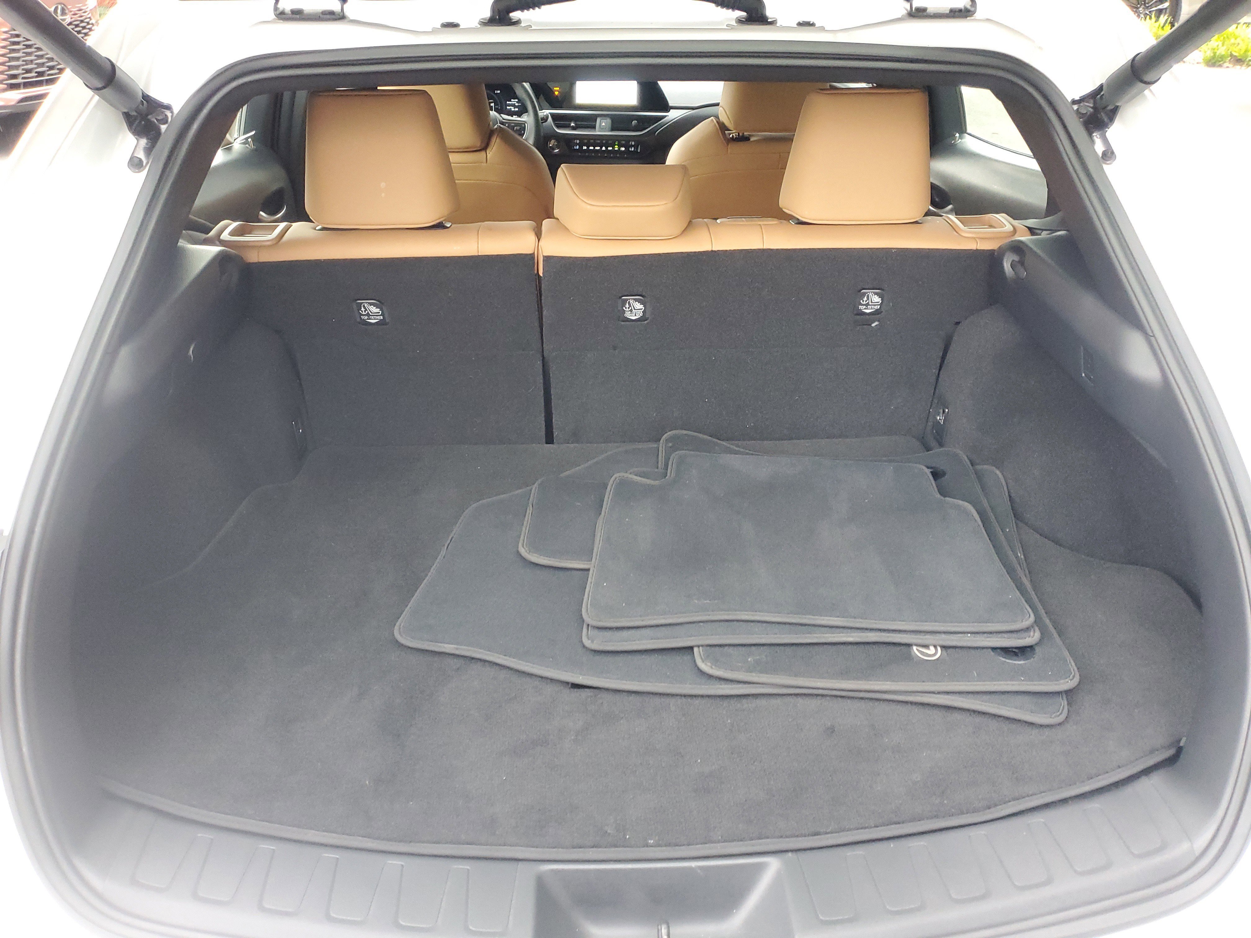 Used 2025 Lexus UX 300h FWD image 8