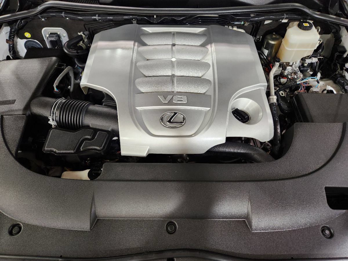 Used 2021 Lexus LX 570 4WD w/ Luxury Package image 52