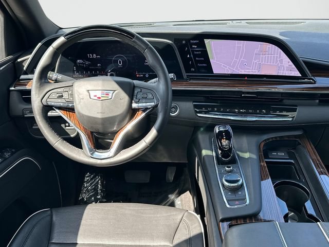 Used 2023 Cadillac Escalade Premium Luxury AWD/4WD image 2