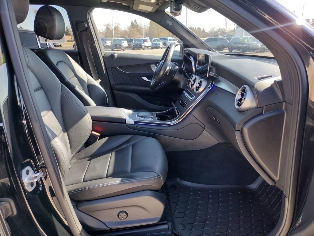Used 2022 Mercedes-Benz GLC 300 GLC 300 image 11
