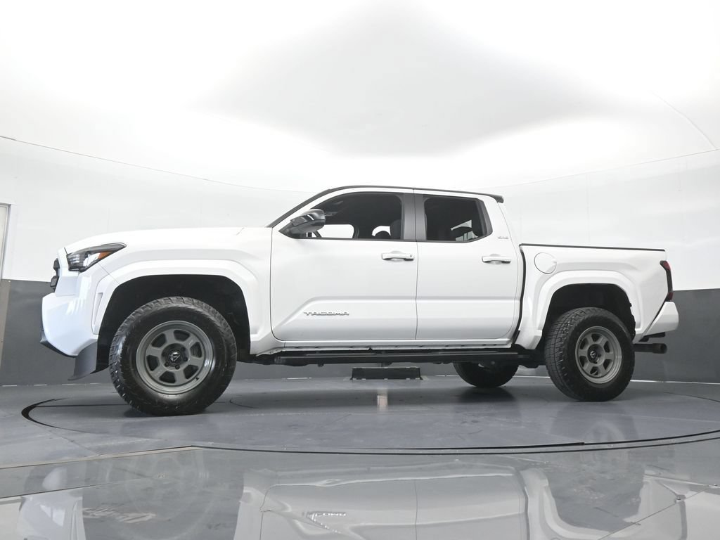 Used 2025 Toyota Tacoma SR5 AWD/4WD image 55