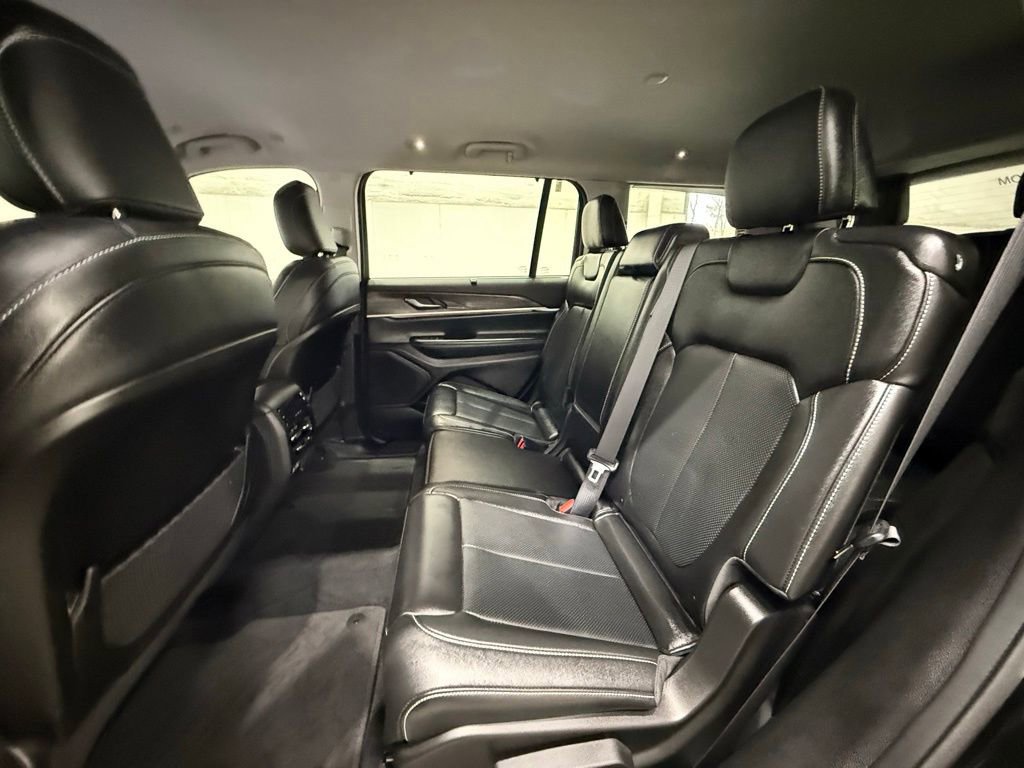 Used 2023 Jeep Grand Cherokee L Limited w/ Luxury Tech Group II image 10