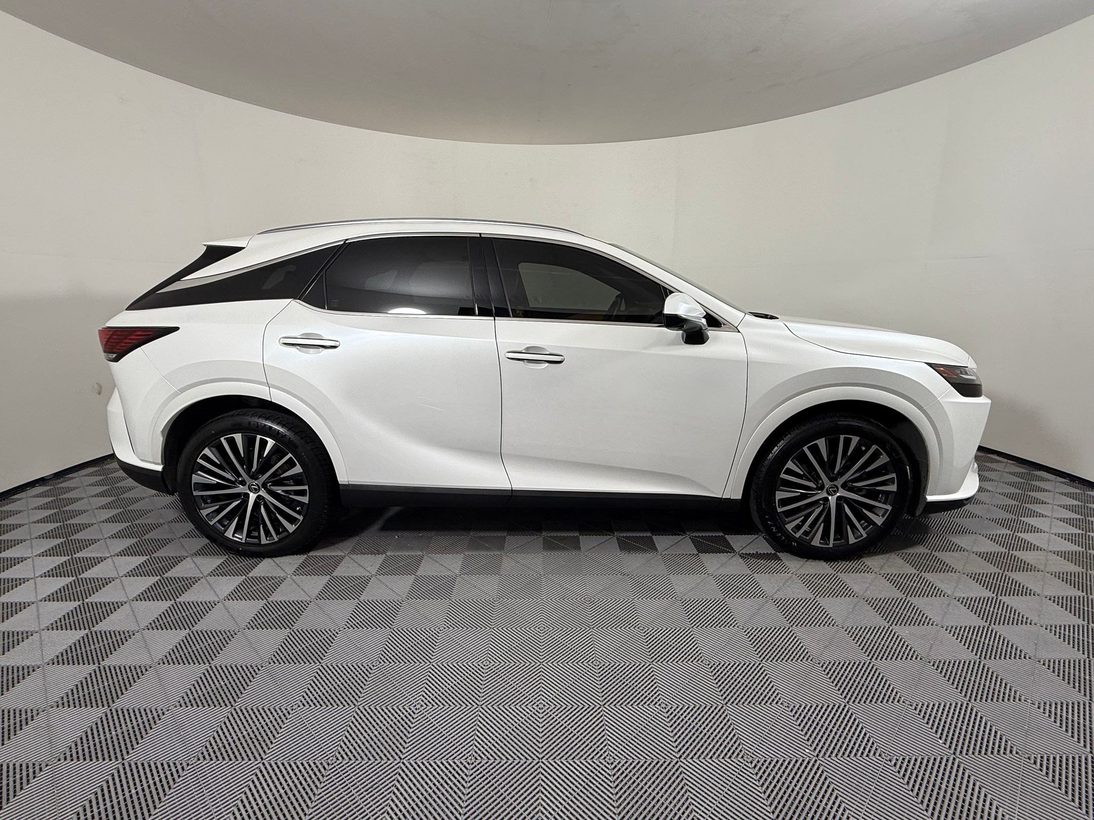 Used 2023 Lexus RX 350 Premium Plus w/ Accessory Package (Z1) FWD image 9