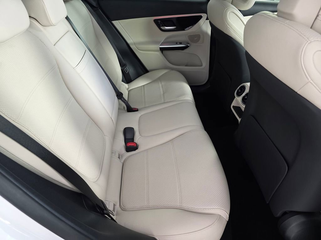 Certified 2025 Mercedes-Benz GLC 300 image 25