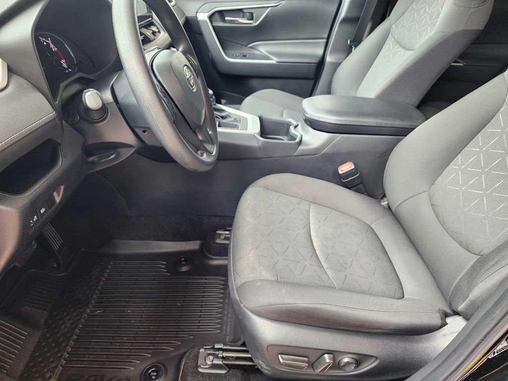 Used 2024 Toyota RAV4 XLE image 24