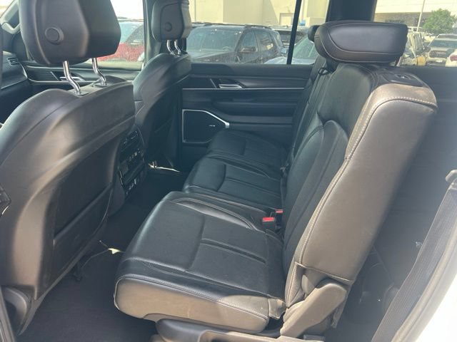Used 2024 Jeep Wagoneer Series II w/ Flexible Seating Group AWD/4WD image 7