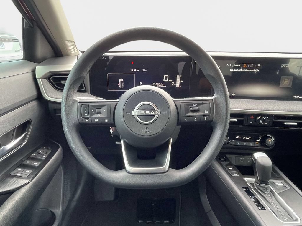 Used 2026 Nissan Kicks SV FWD image 11