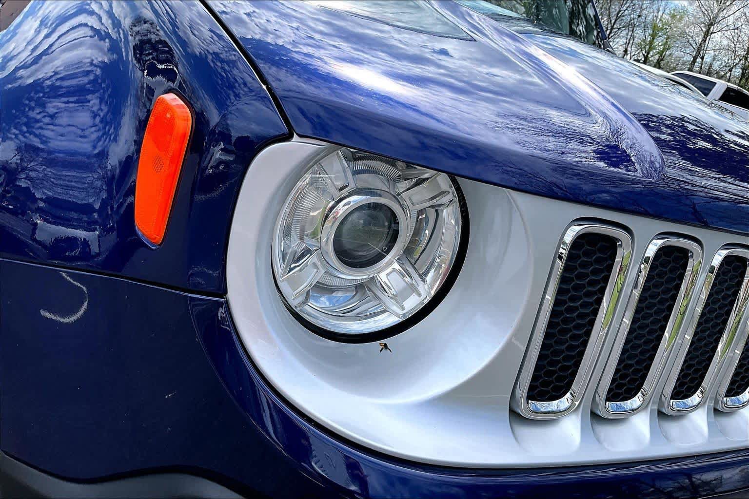 Used 2018 Jeep Renegade Limited w/ Advanced Technology Group FWD image 28