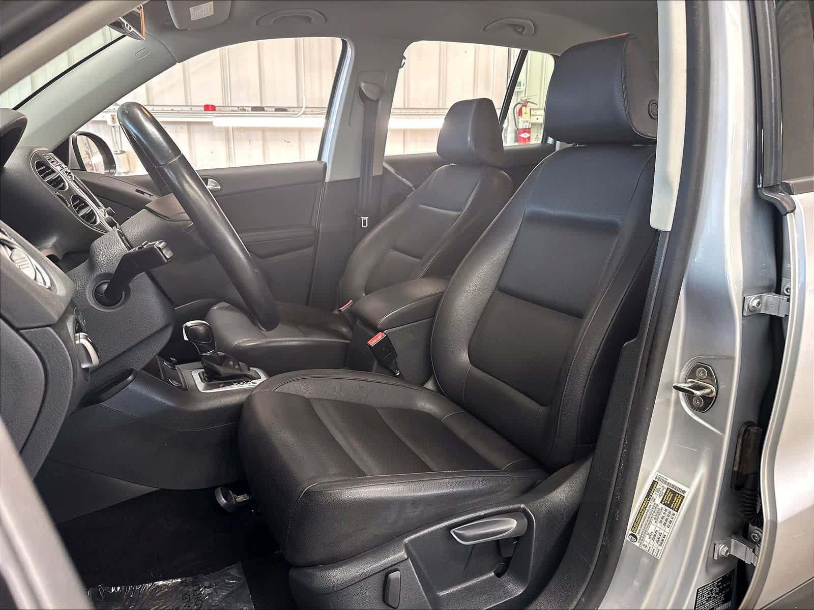 Used 2016 Volkswagen Tiguan S FWD image 24