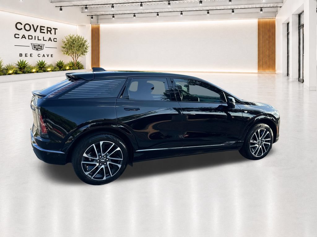 Certified 2025 Cadillac Optiq Sport 1 w/ LPO, Floor Liner Package AWD/4WD image 15