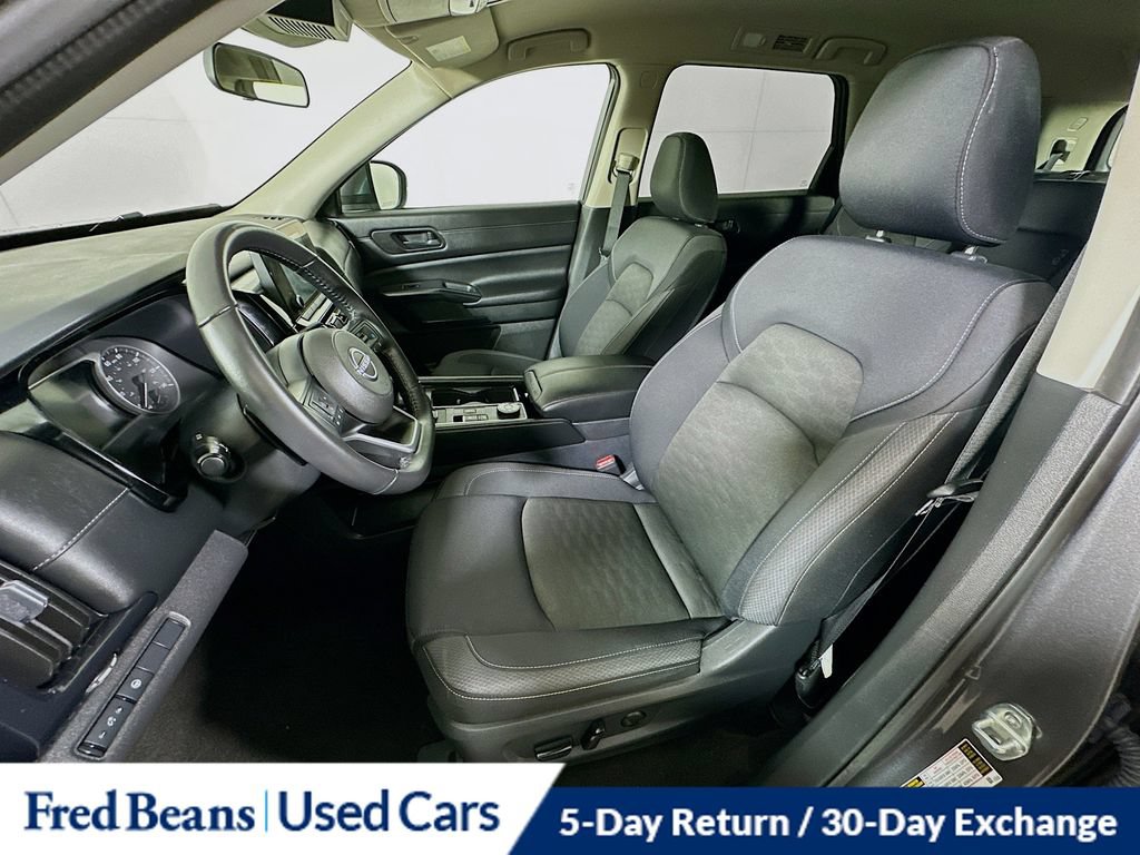 Used 2024 Nissan Pathfinder SV AWD/4WD image 27